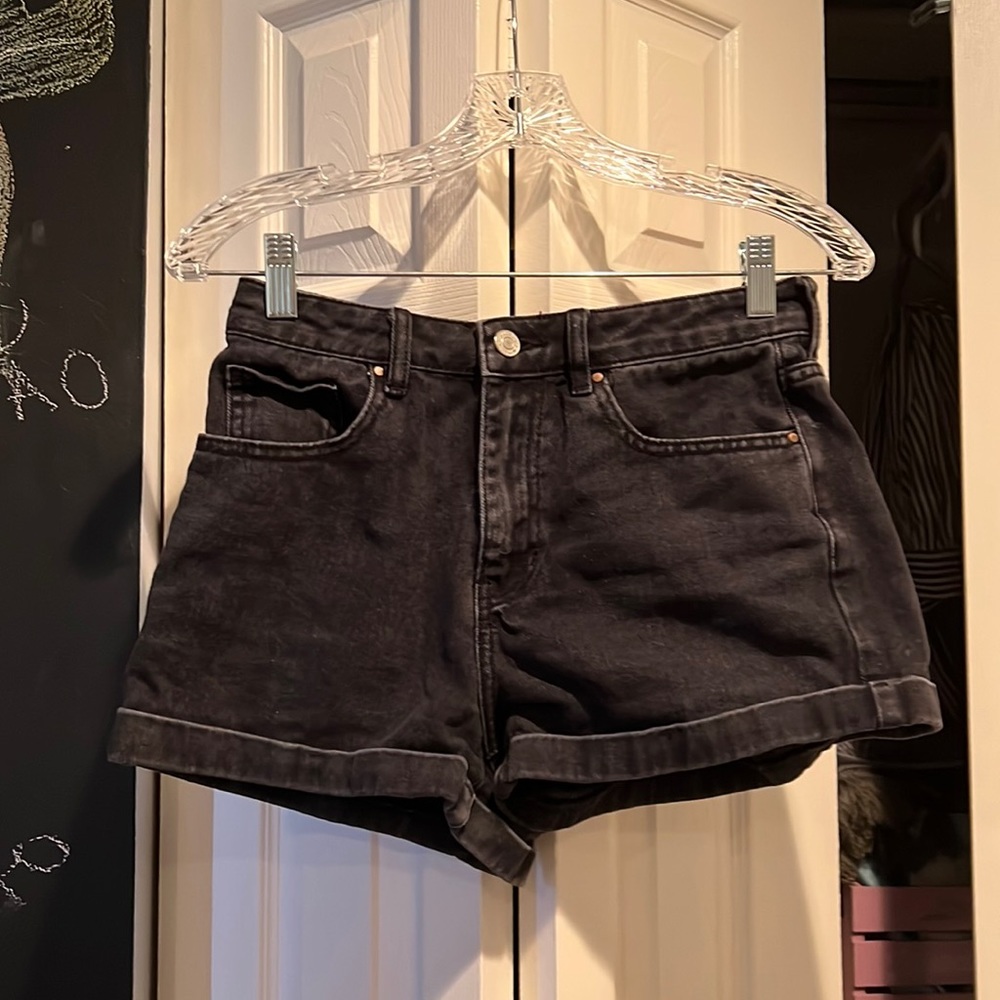 Black mom jean fit denim pacsun black shorts 25”